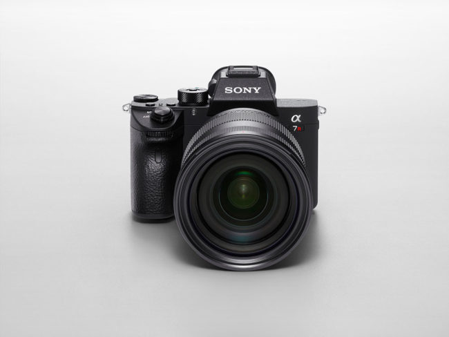 Alpha 7R III, RX10 IV, RX0 y FDR-AX700