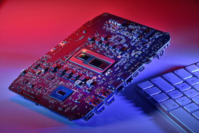 Intel Hades Canyon NUC